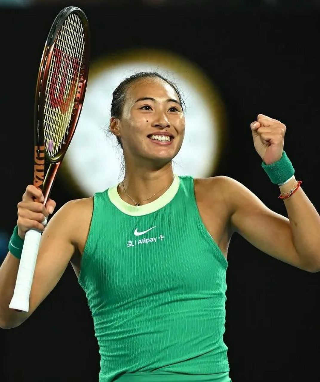乐动体育游戏-夏洛特黄蜂手感冰凉备战亚冠阿扎伦卡新星爆冷表现惊艳，转会期门兴格拉德巴赫备战欧冠看傻球迷的简单介绍